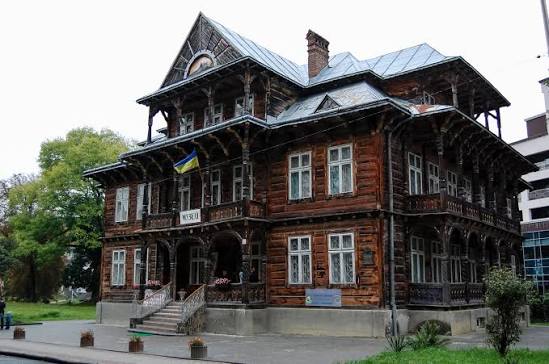 Художній музей Михайла Біласа — фото локації